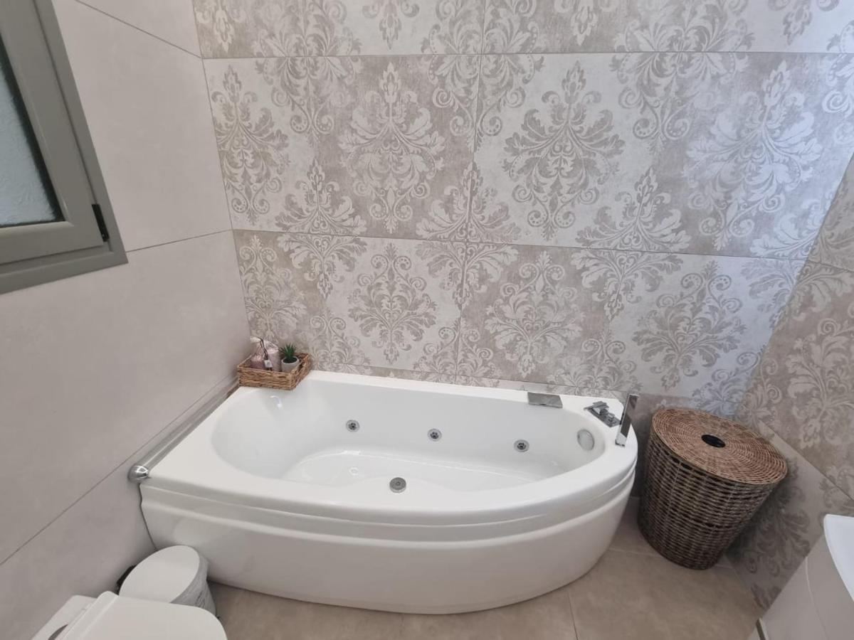 Agora Luxury Apartment 1 路特奇 外观 照片